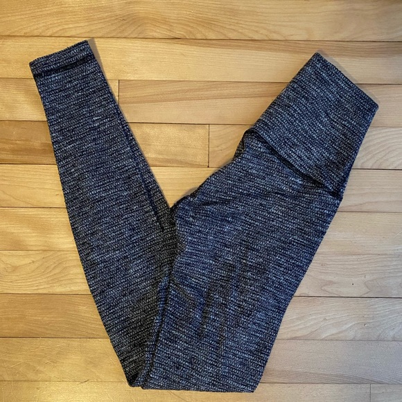 Lululemon size 4 Leggings - Picture 2 of 3